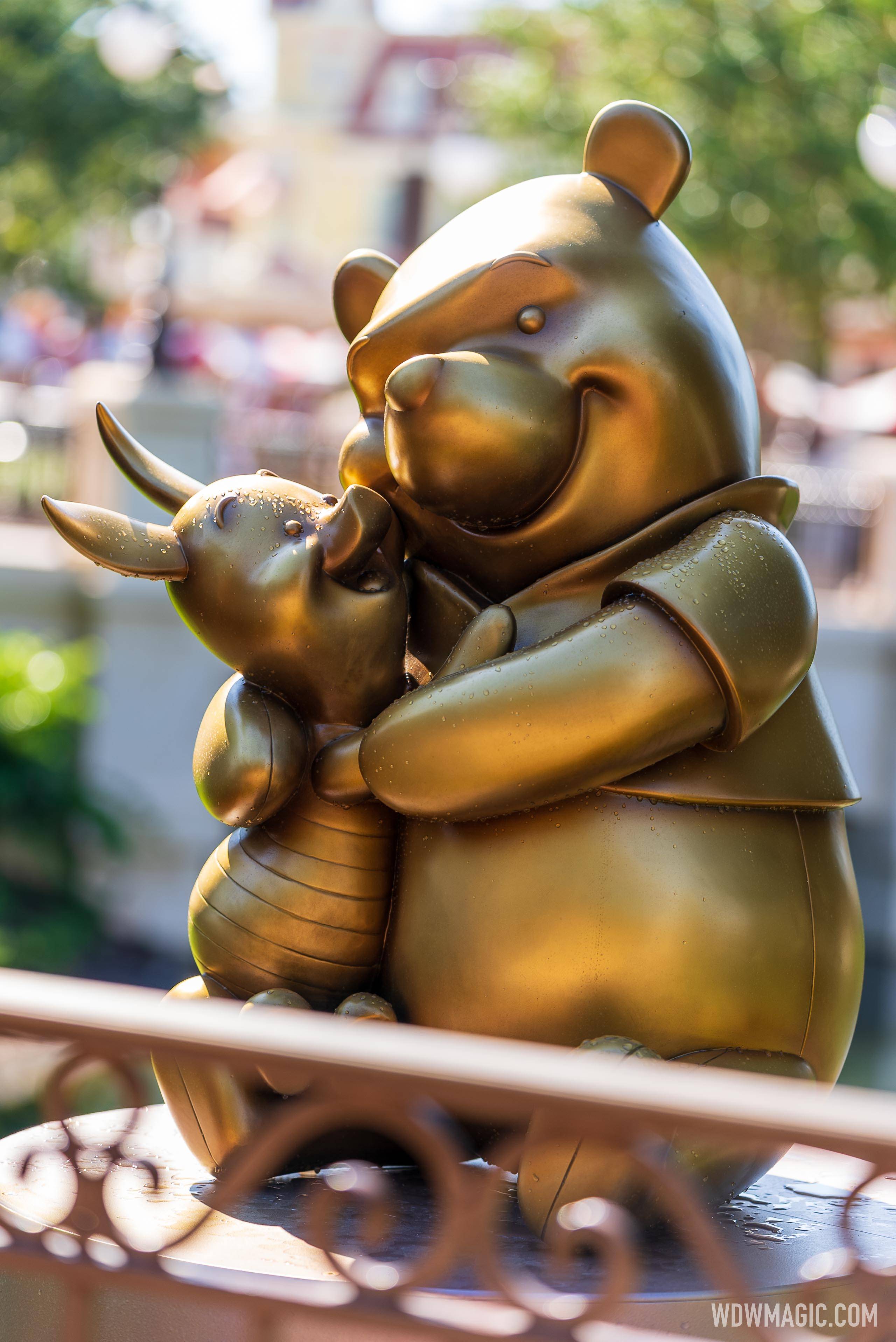 Winnie the Pooh - Fab 50 Character Statue