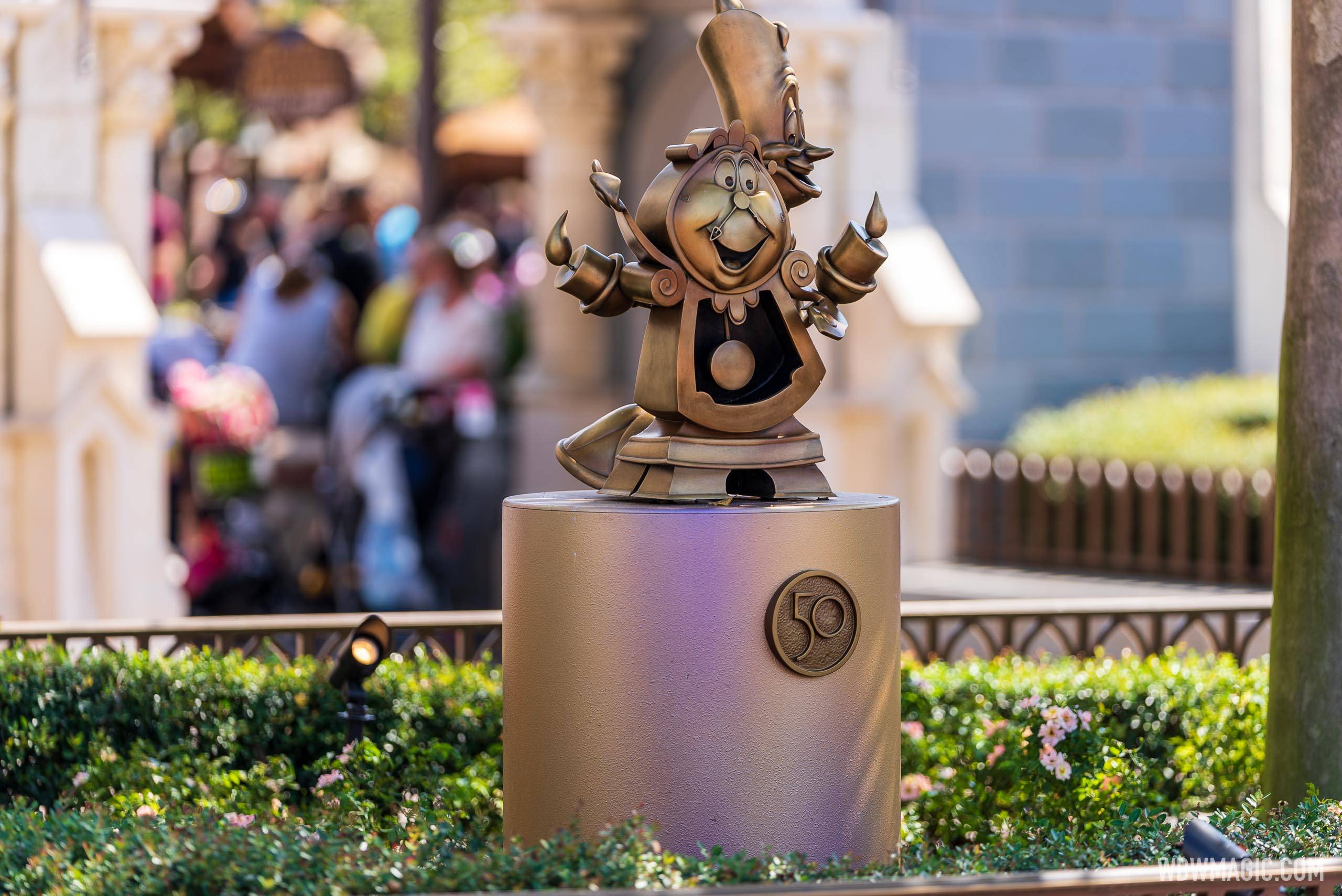 Cogsworth - Fab 50 Character Statue