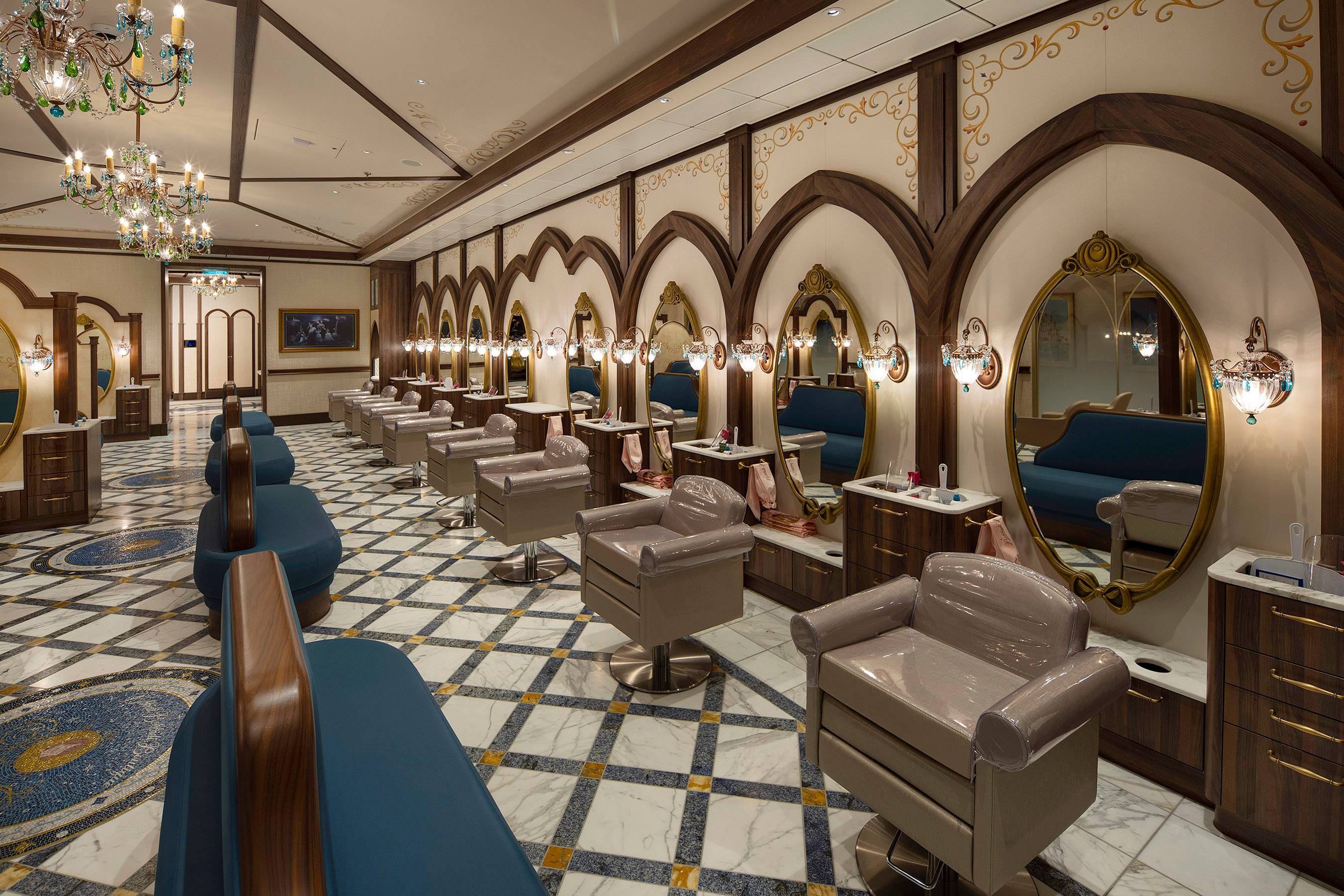 Disney Adventure Town Square