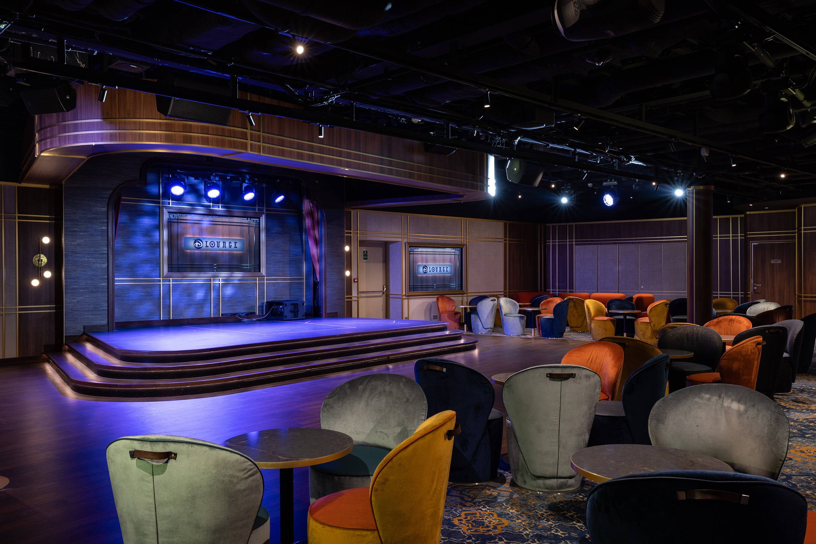 Disney Adventure Town Square