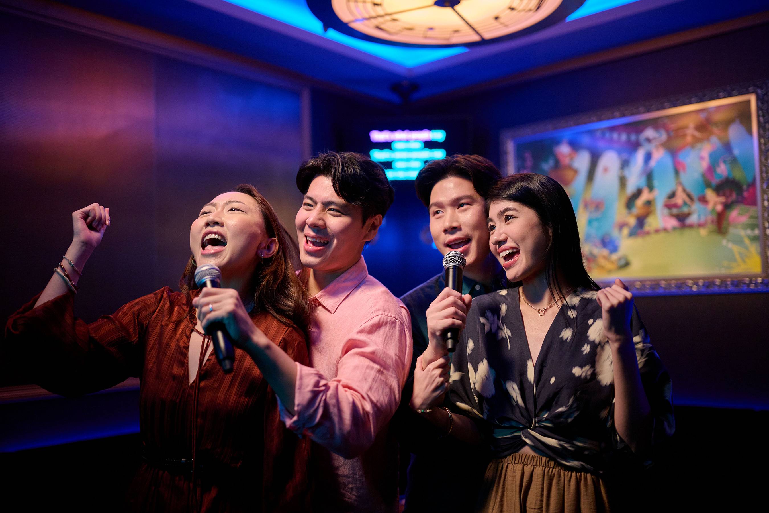 Disney Adventure Town Square