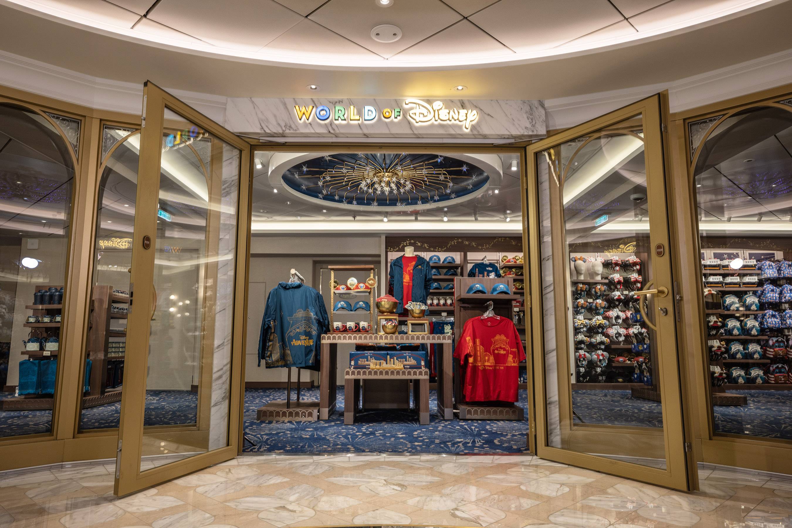 Disney Adventure Town Square