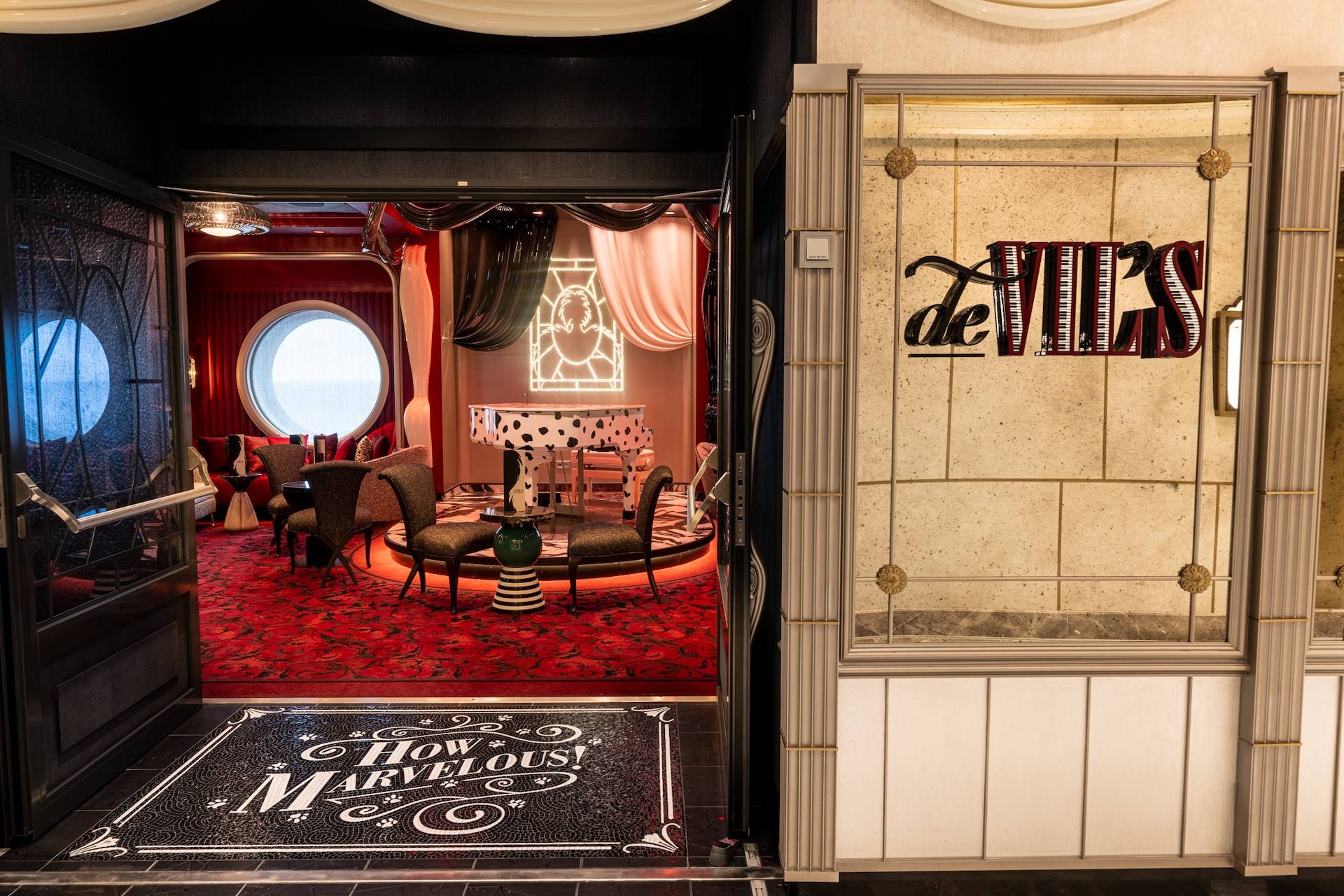 De Vil's Piano Lounge on the Disney Destiny