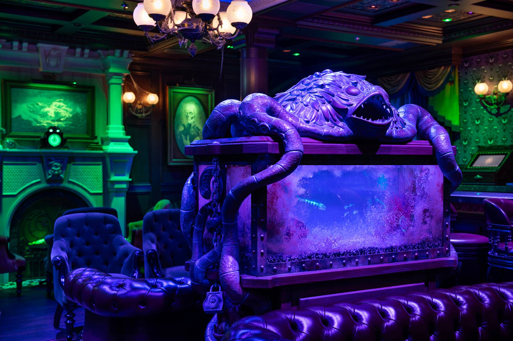 Haunted Mansion Parlor - Photo 2 of 15