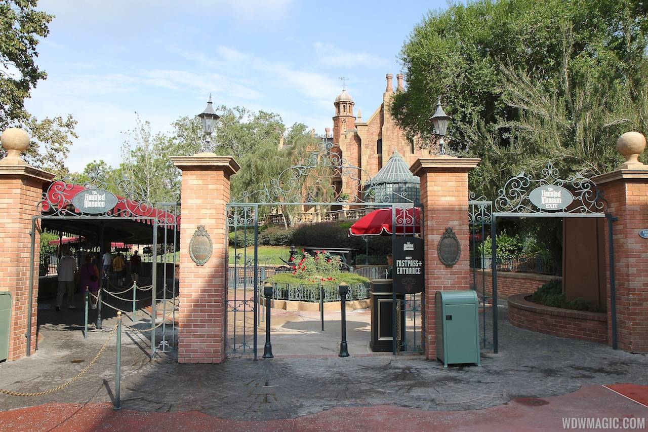FASTPASS+ setup at the Haunted Mansion