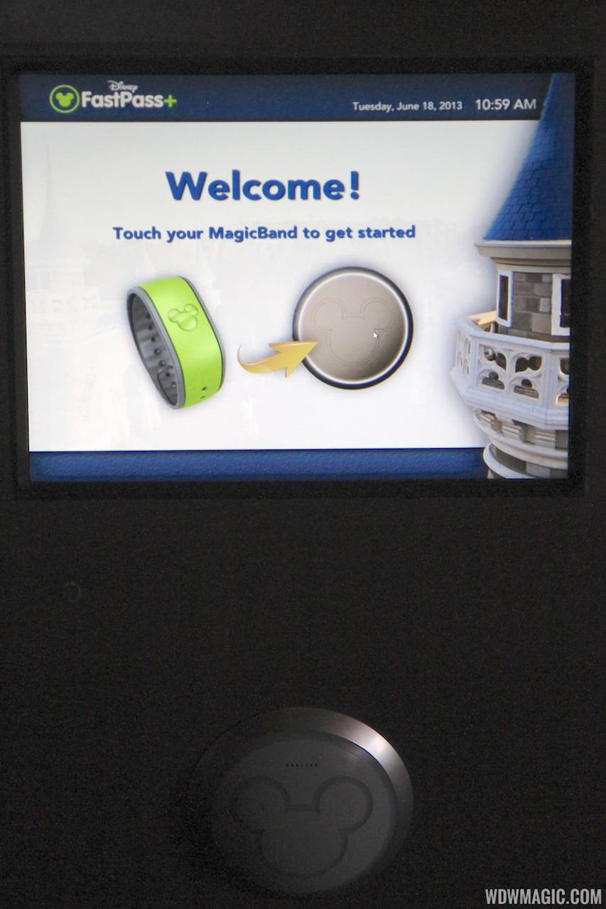 FASTPASS+ signage and kiosk