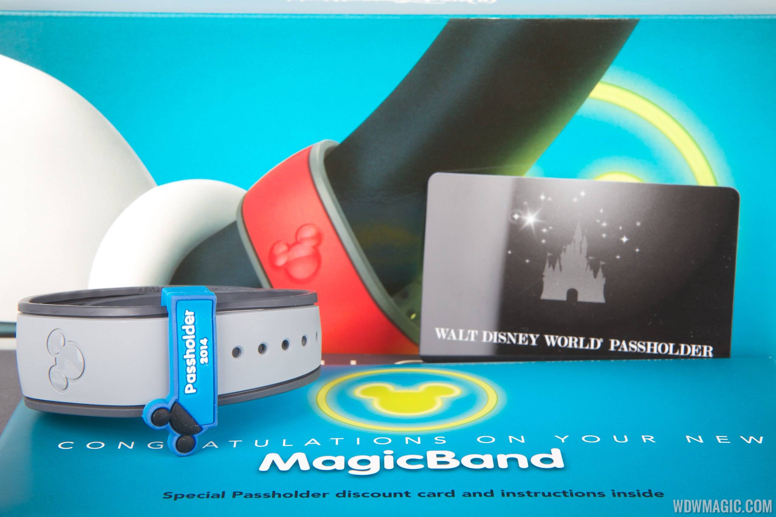 MagicBand passholder contents