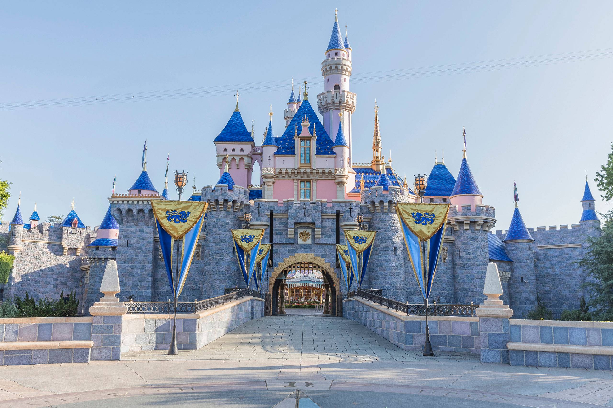 Disneyland Resort to allow guests from outside of California and expands the park reservation booking window