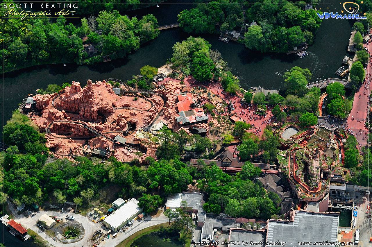 UPDATED! More aerial photographs of the Magic Kingdom - Splash Mountain and Big Thunder Mountain Railroad