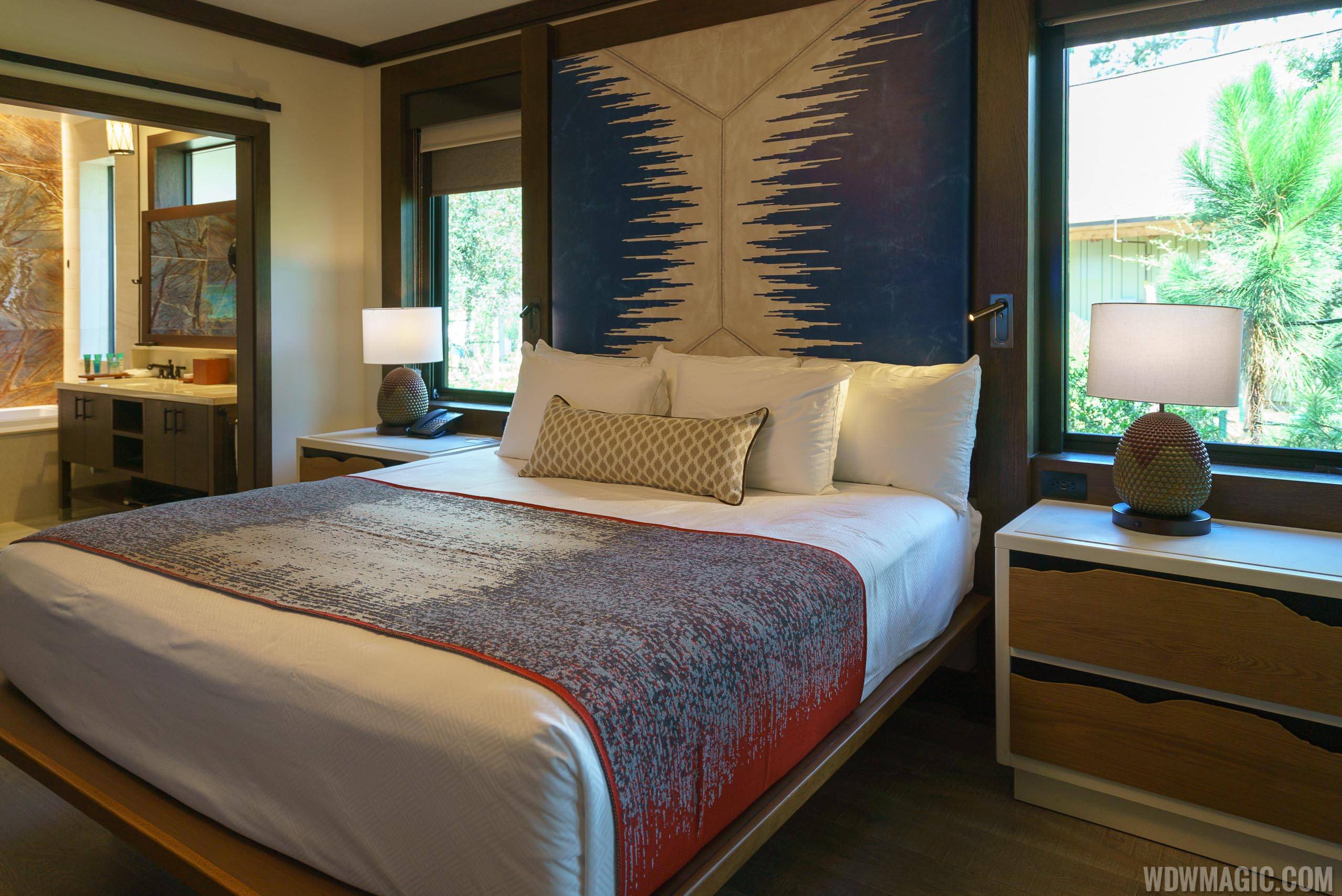 Copper Creek Villas and Cabins at Disney's Wilderness Lodge - Cabin Master Bedroom