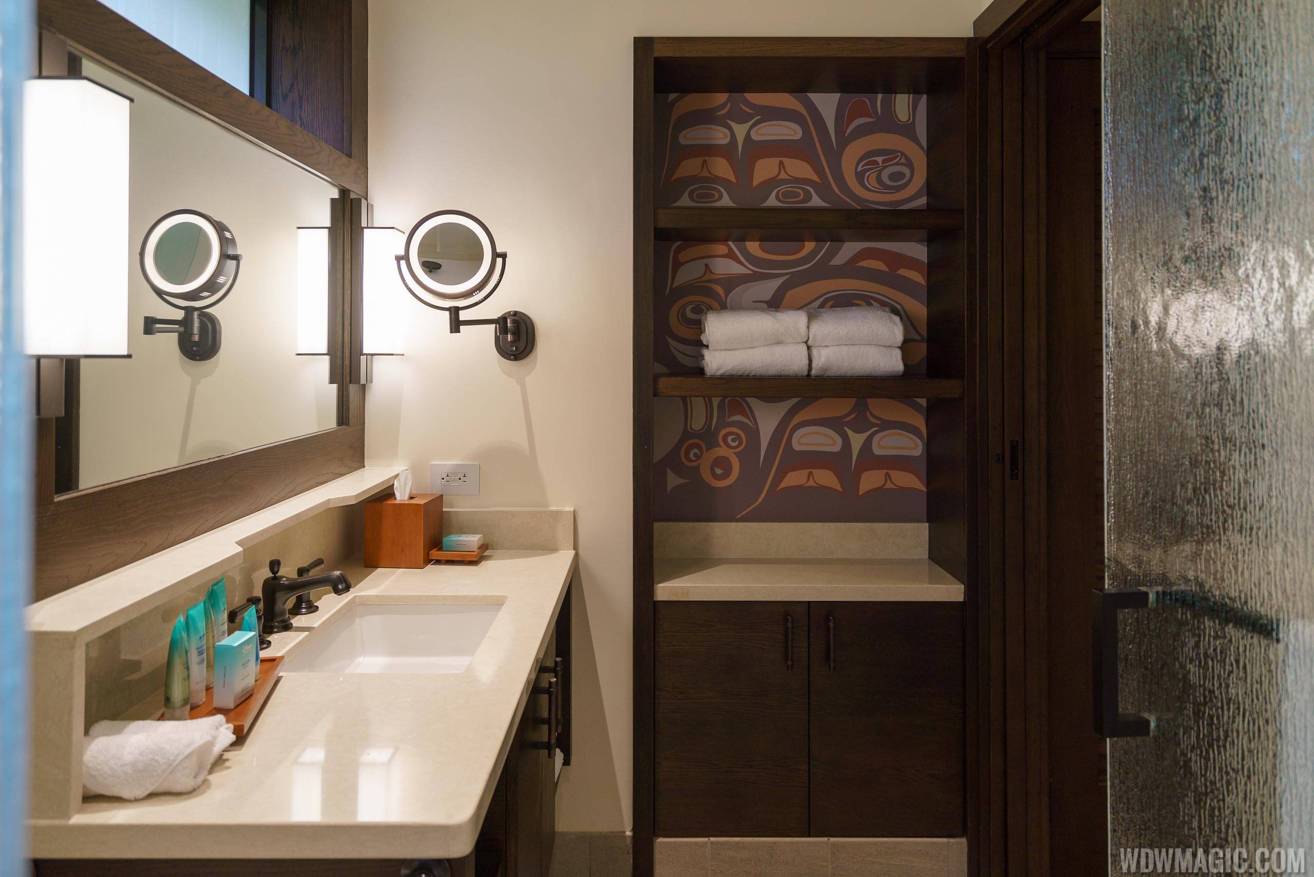 Copper Creek Villas and Cabins at Disney's Wilderness Lodge - Cabin Second Bathroom