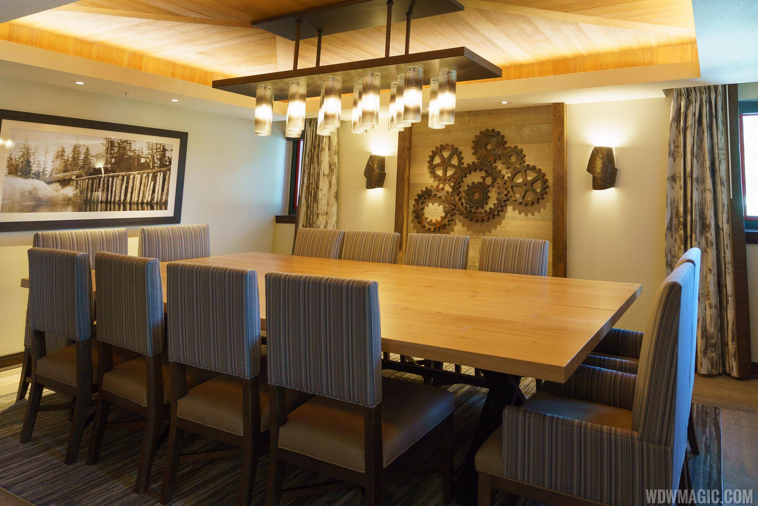 Copper Creek Villas and Cabins at Disney's Wilderness Lodge - 3 Bedroom Grand Villa Dining Room