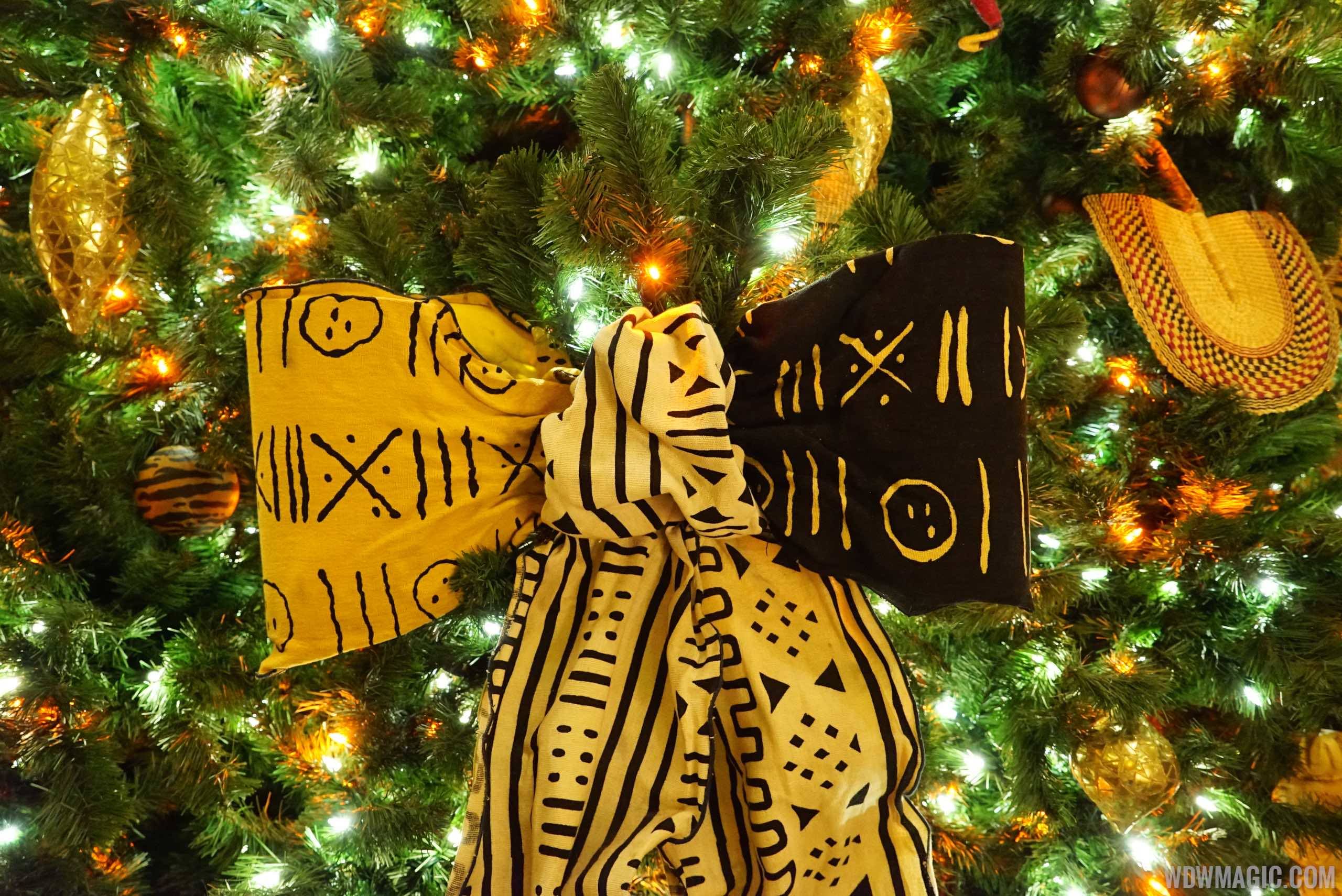 2014 Animal Kingdom Lodge holiday decorations