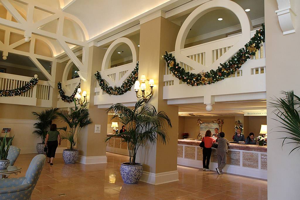 A look at the Beach Club Resort holiday decorations for 2009