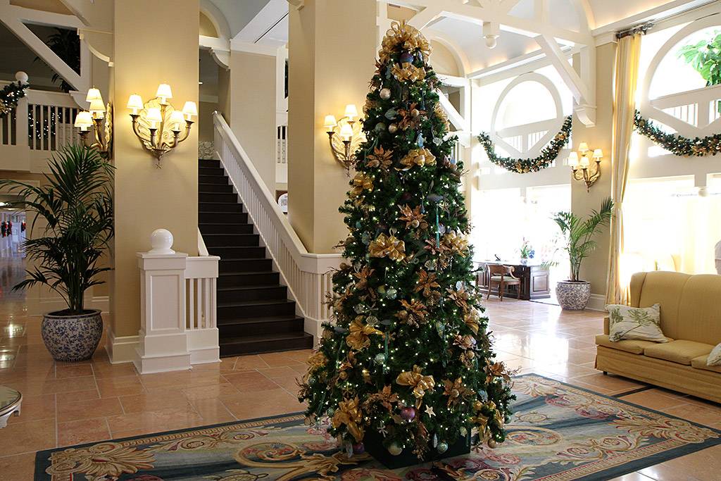 A look at the Beach Club Resort holiday decorations for 2009