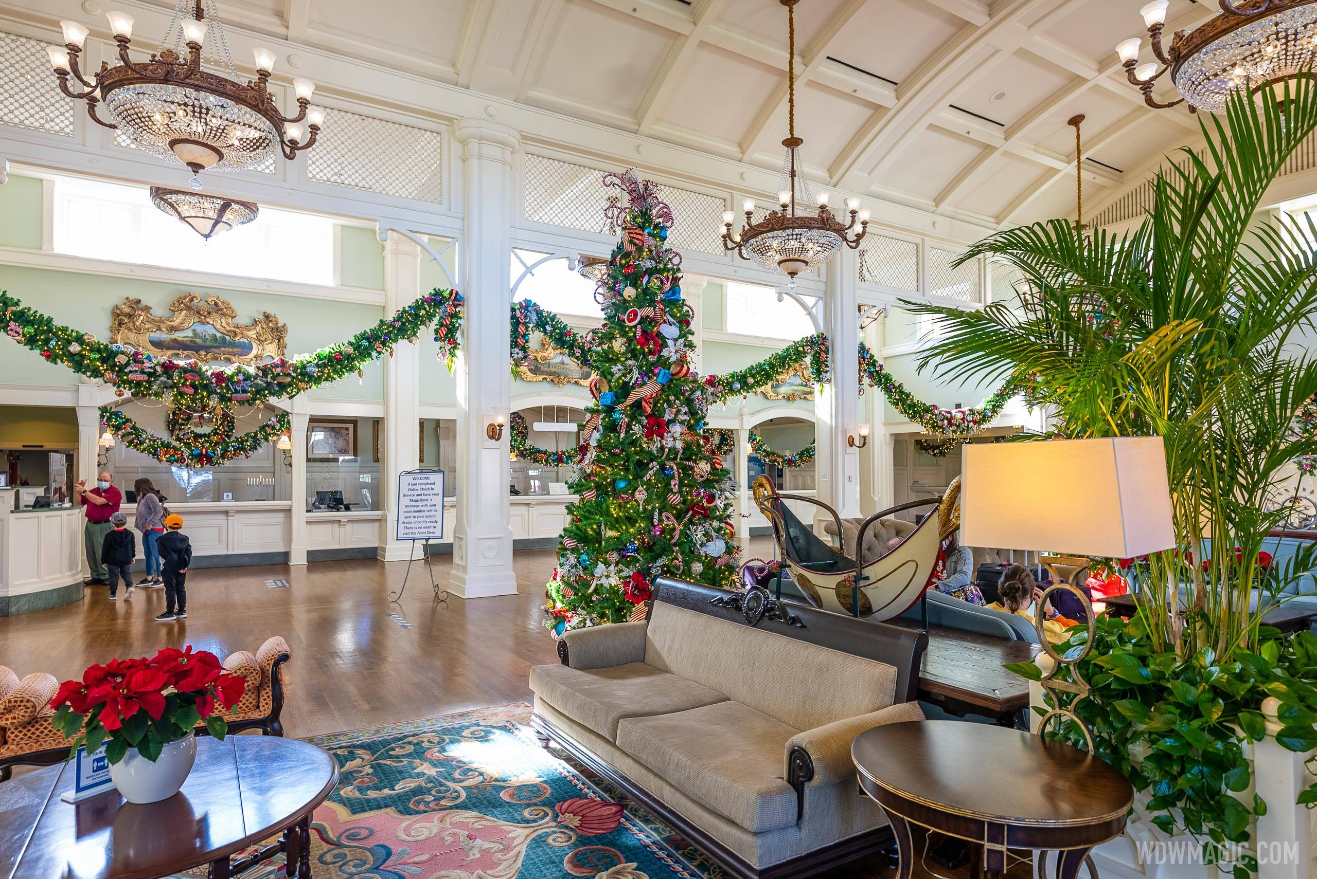 Disney's BoardWalk Inn holiday decorations 2020