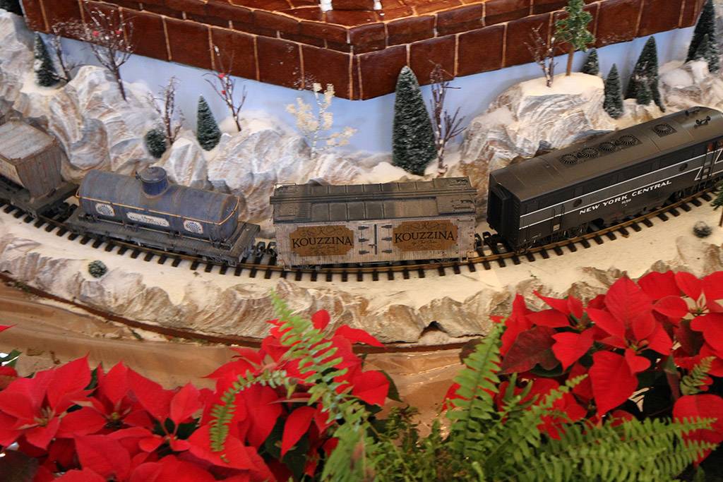 Disney's BoardWalk Inn holiday decorations 2009
