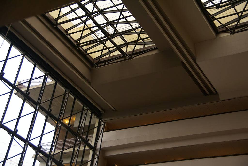 Contemporary concourse ceiling gets a new color