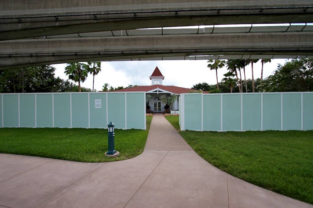 More Walls up at the Grand Floridian - Villas site preparation