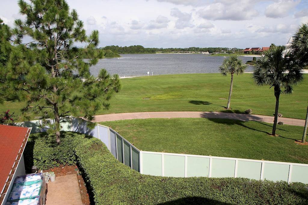 PHOTOS - Construction walls move onto the beach area for Disney's Grand Floridian DVC project