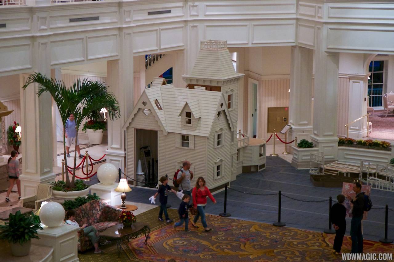 Grand Floridian Gingerbread House 2012 construction