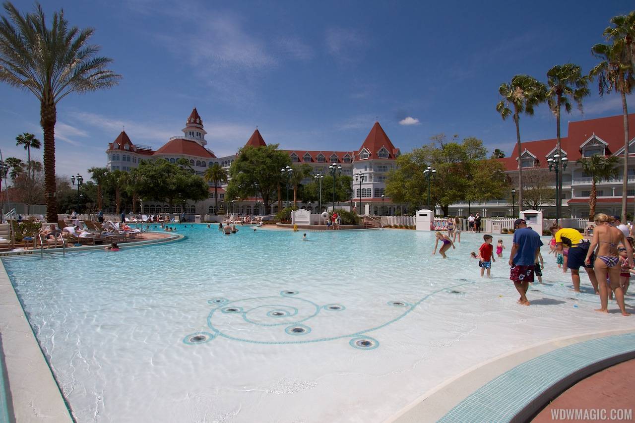 PHOTOS - Courtyard Pool at Disney's Grand Floridian Resort reopens after refurbishment