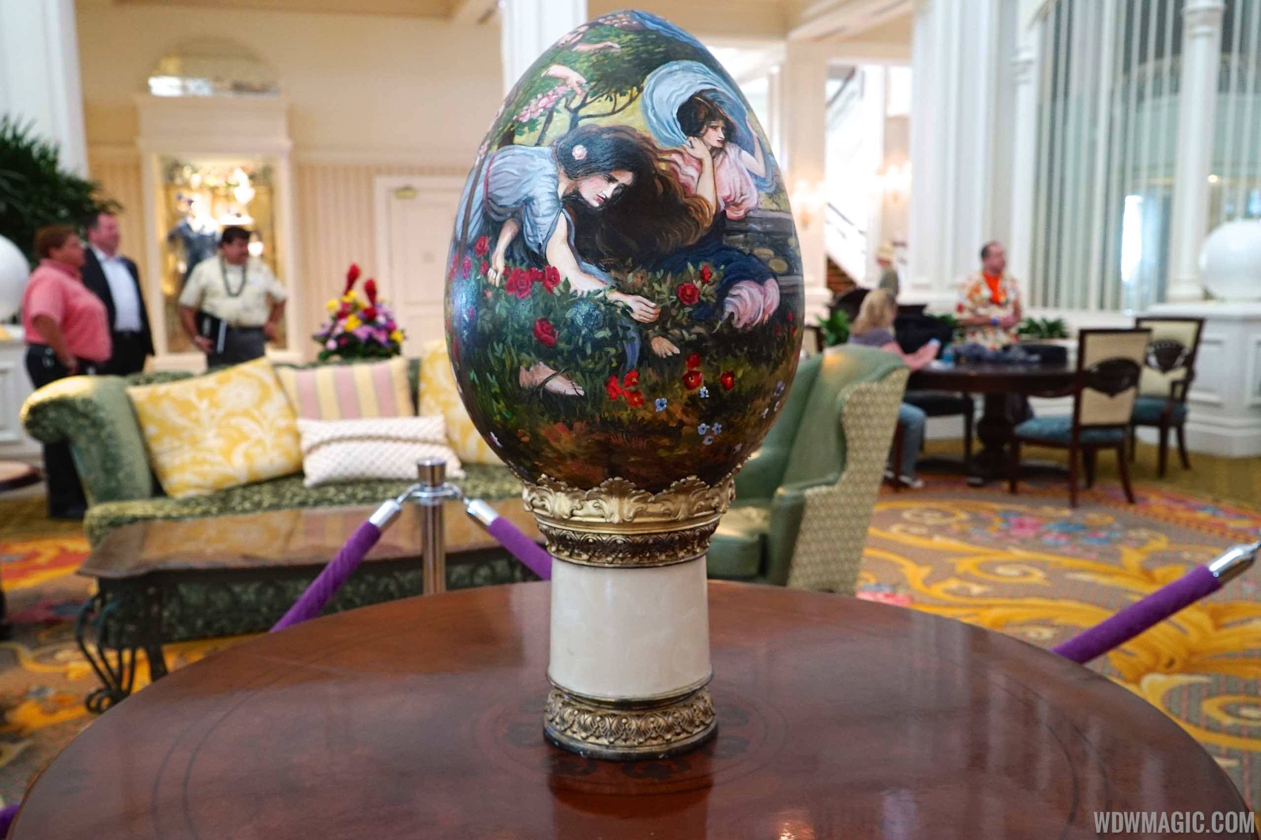 2015 Grand Floridian Resort Easter Egg displays