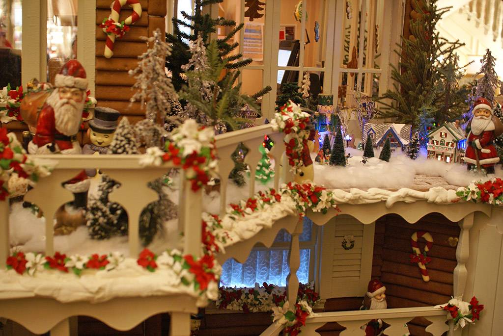 Gingerbread House in The Grand Floridian lobby - all of the figures are made of Chocolate and are hand painted.