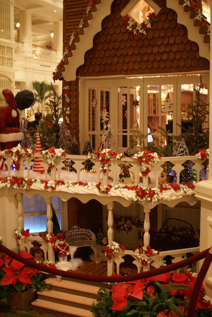 Grand Floridian holiday decorations 2008