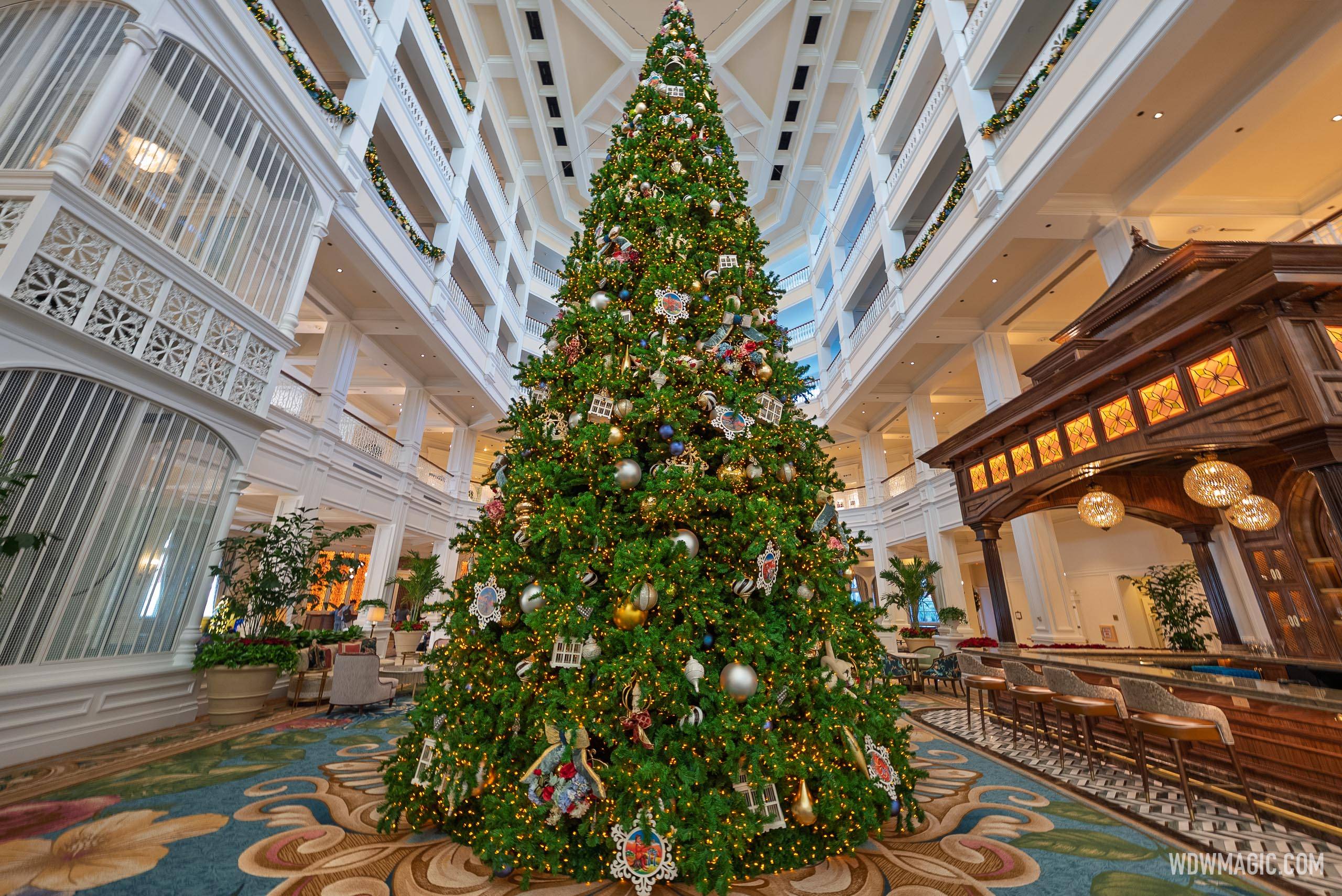 2025 Grand Floridian Resort Holiday Decor