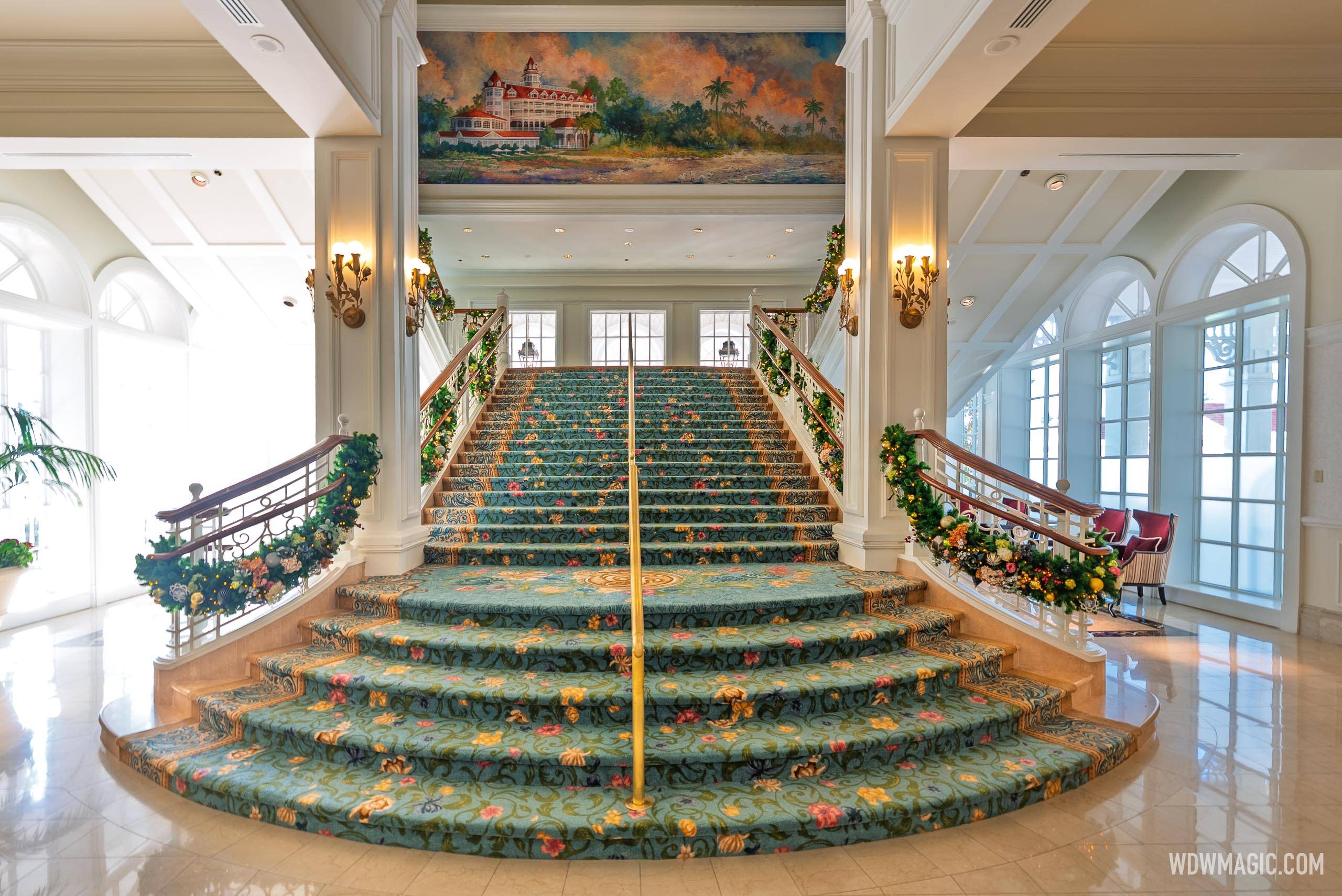 2025 Grand Floridian Resort Holiday Decor