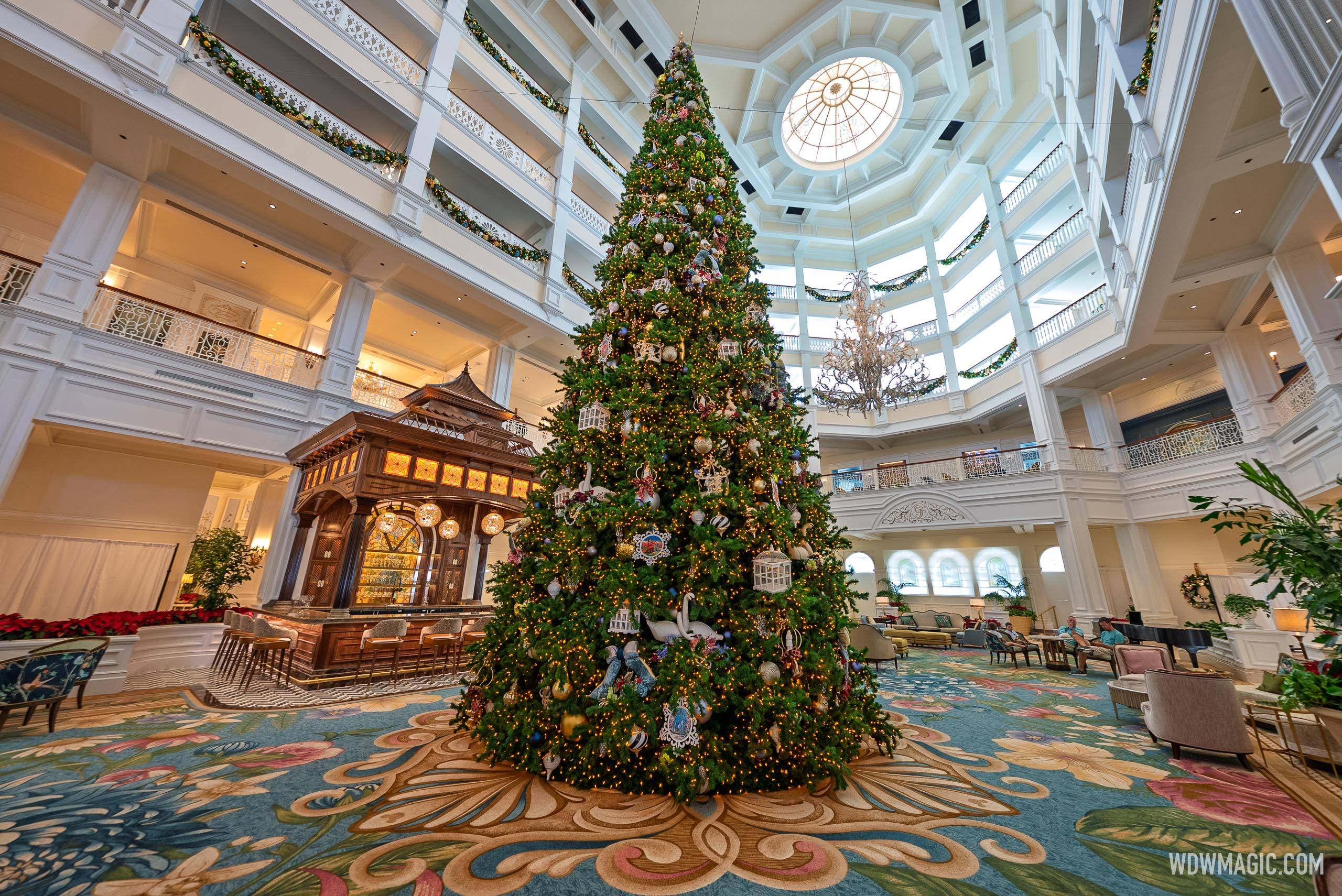 2025 Grand Floridian Resort Holiday Decor