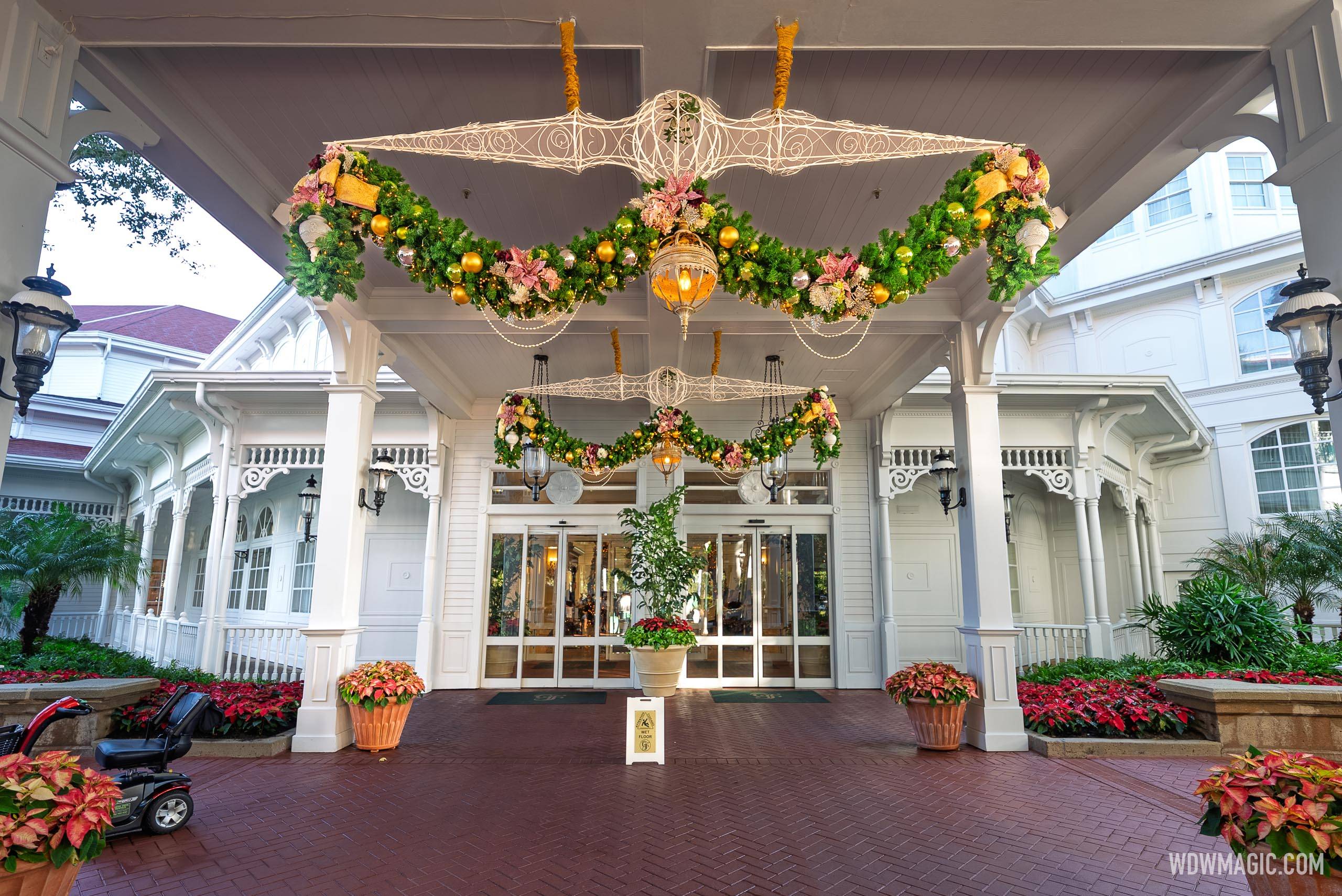 2025 Grand Floridian Resort Holiday Decor