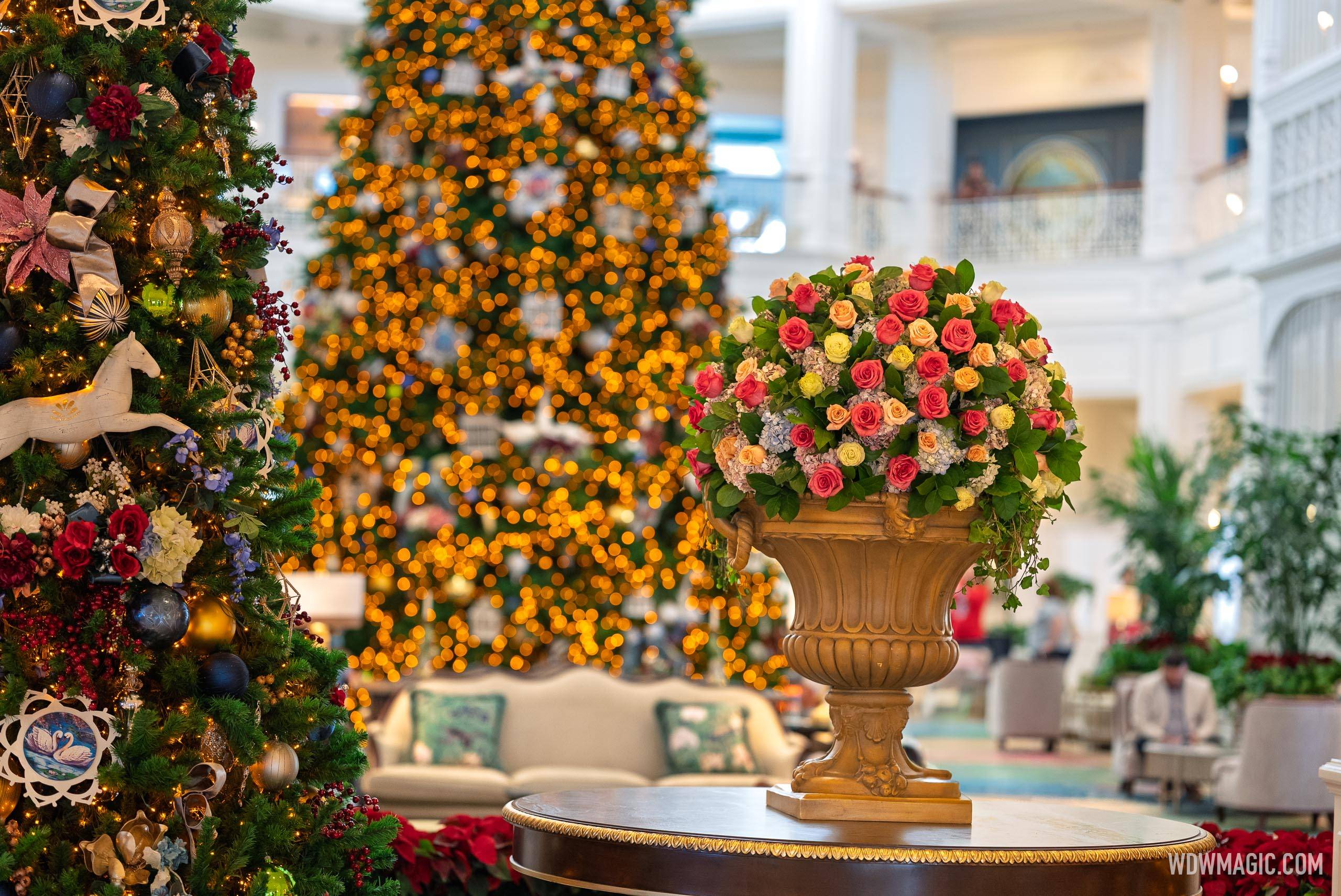 2025 Grand Floridian Resort Holiday Decor