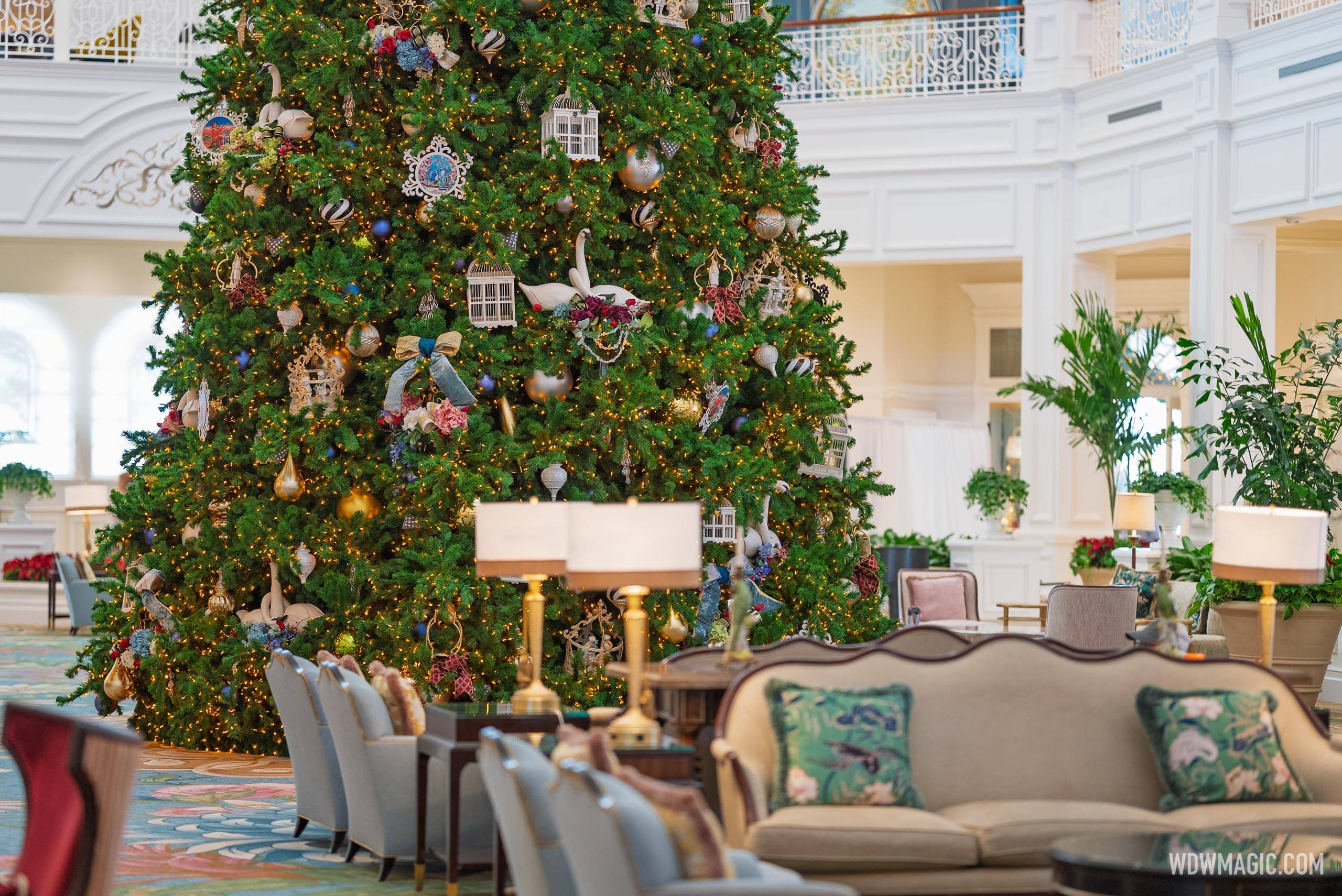 2025 Grand Floridian Resort Holiday Decor