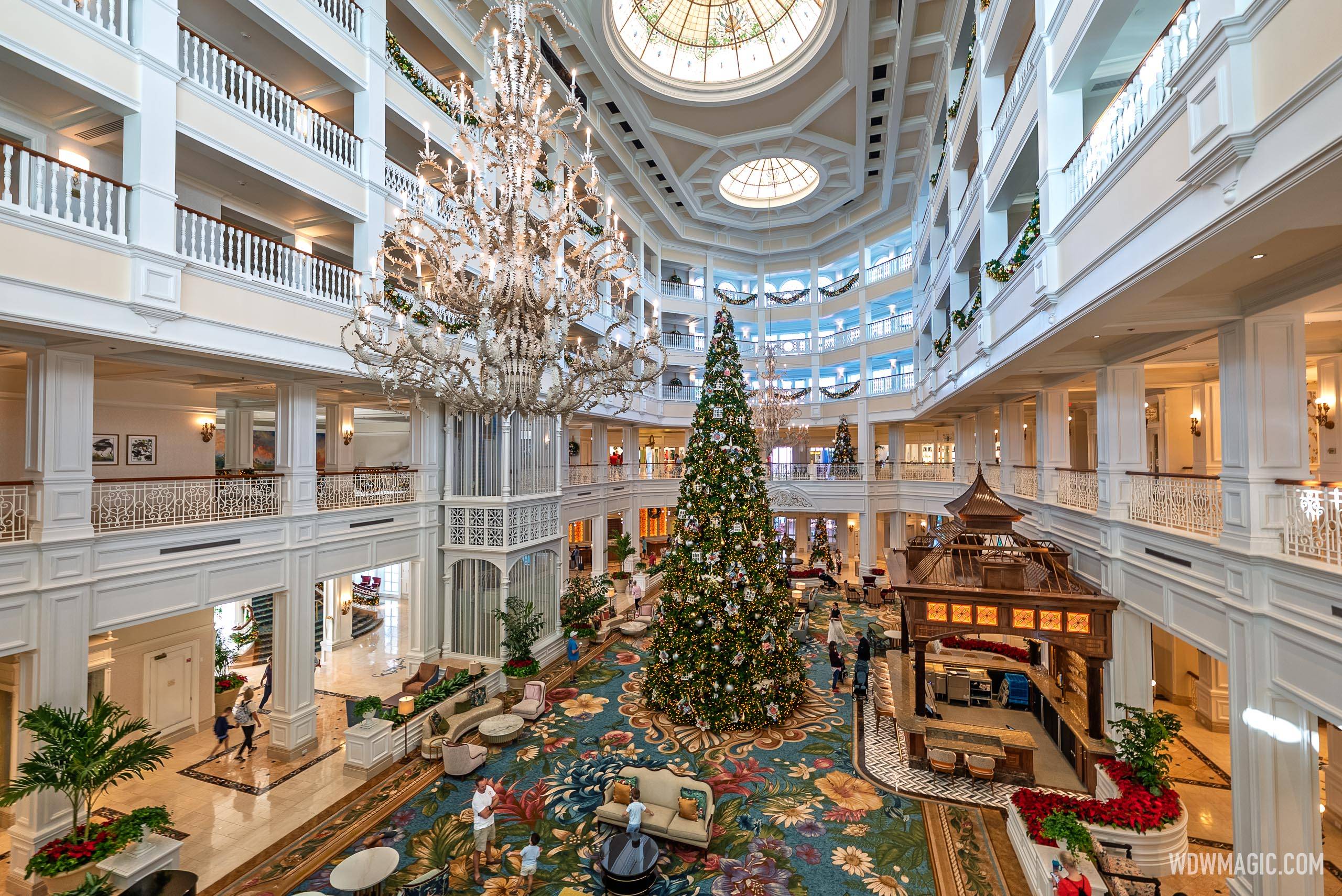 2025 Grand Floridian Resort Holiday Decor