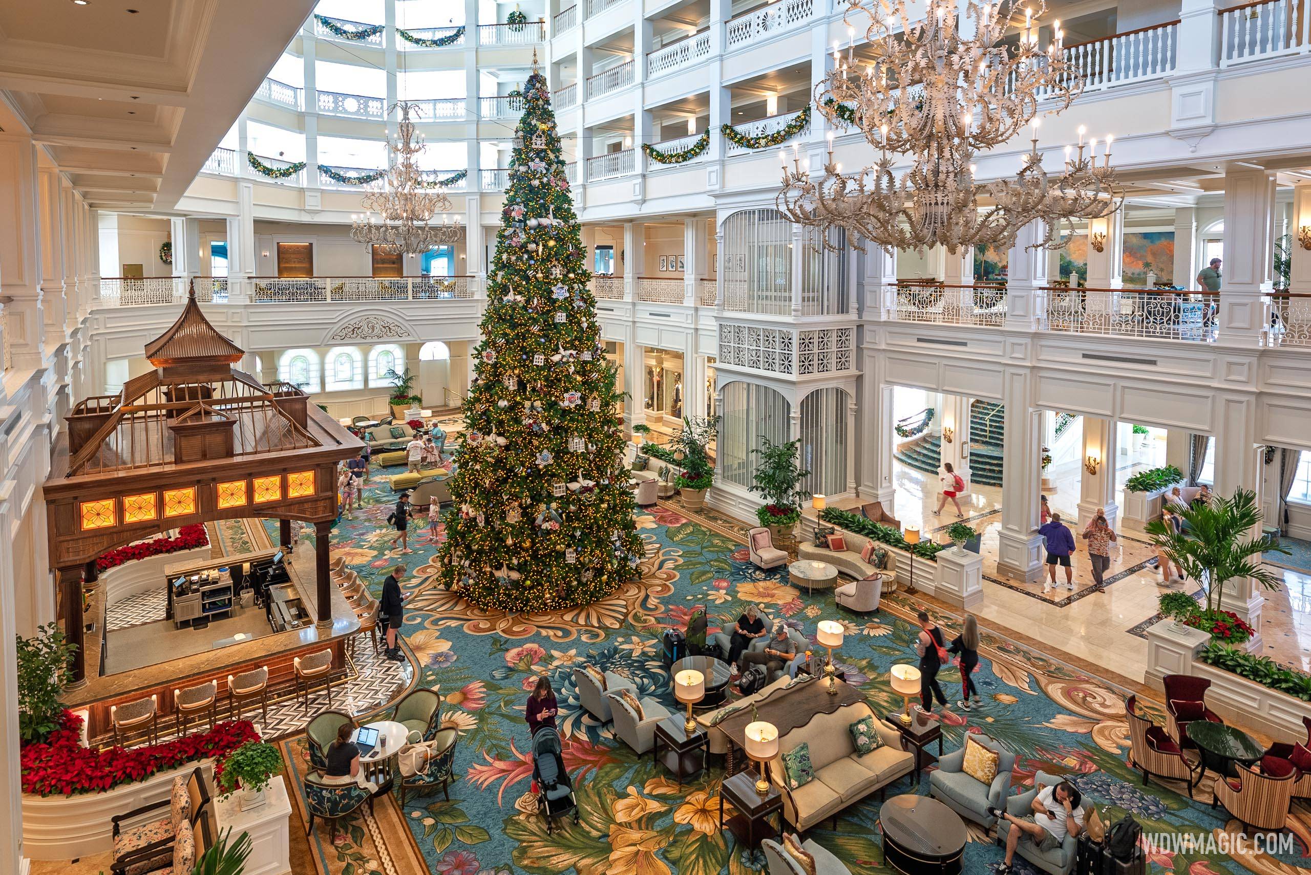 2025 Grand Floridian Resort Holiday Decor