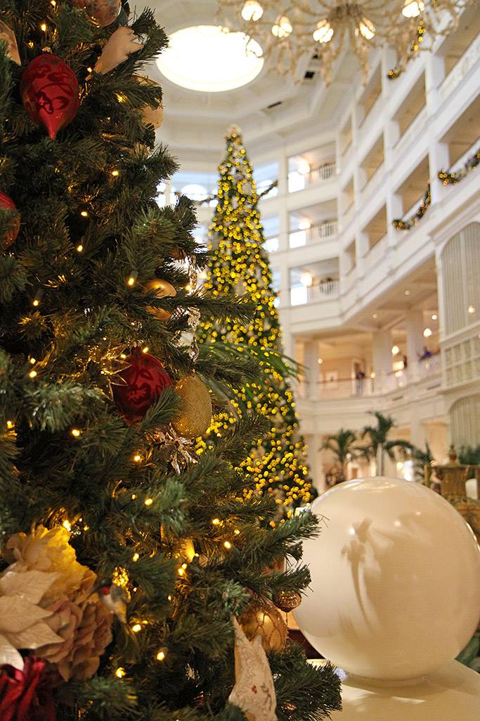 Grand Floridian holiday decorations 2009