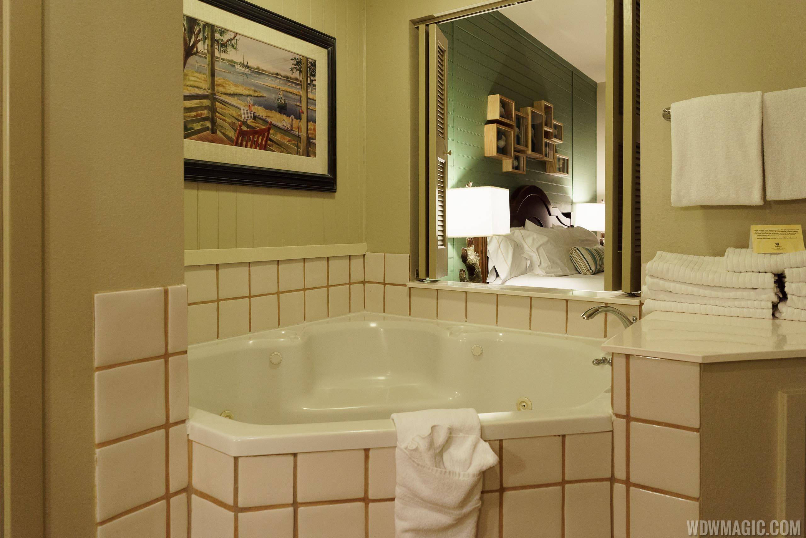 Disney's Hilton Head Island Resort - 2 Bedroom Suite Master Bathroom hot tub