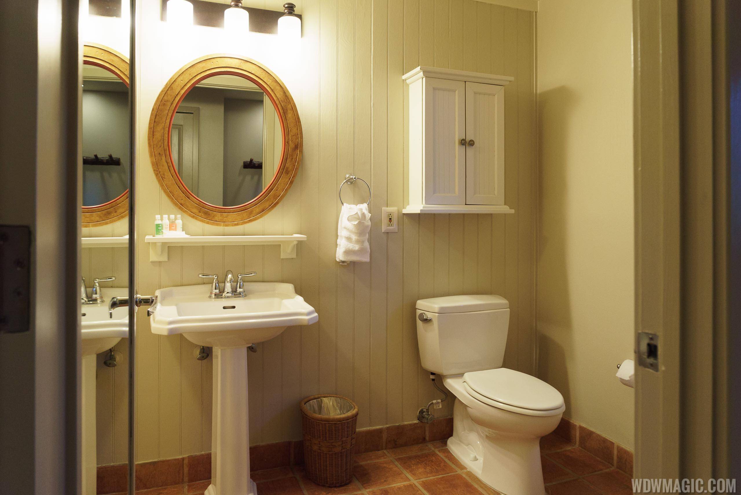 Disney's Hilton Head Island Resort - 2 Bedroom Suite Second Bathroom