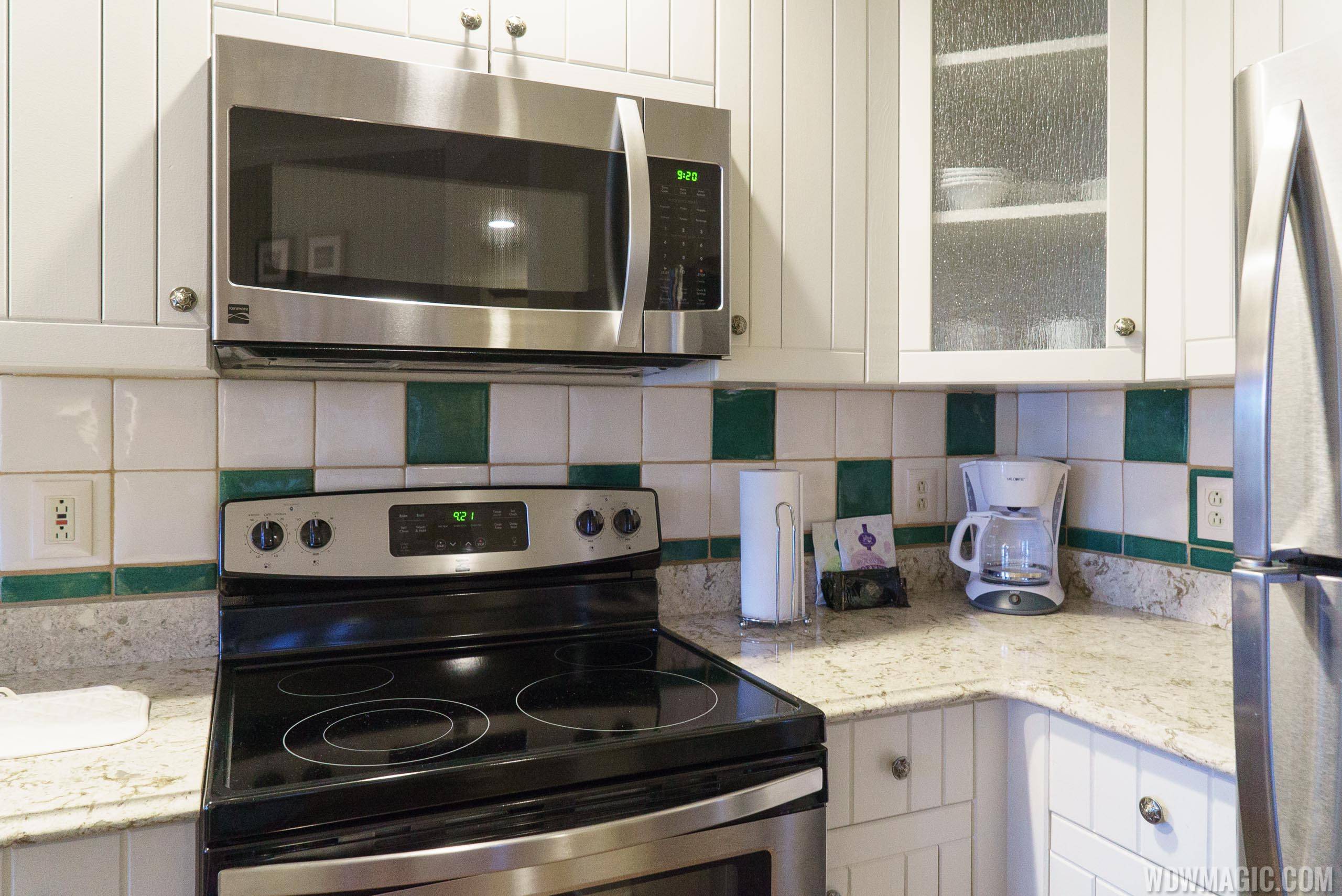 Disney's Hilton Head Island Resort - 2 Bedroom Suite kitchen