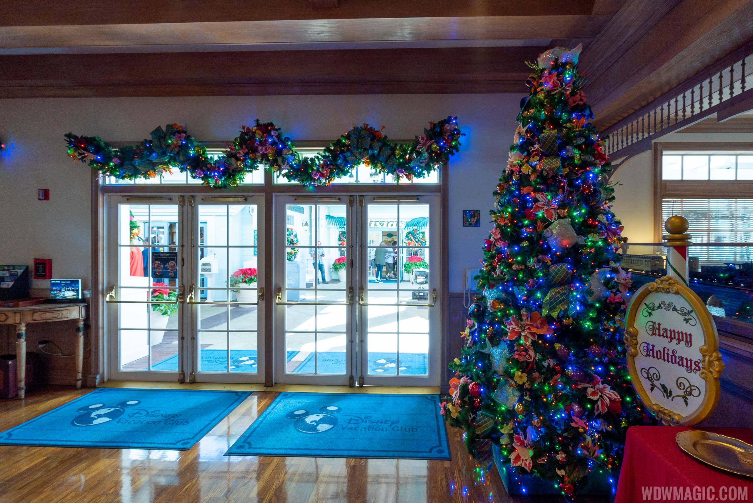 Old Key West 2021 Christmas Photos Disney S Old Key West Resort Christmas Holiday Decor 2019 Photo 6 Of 7