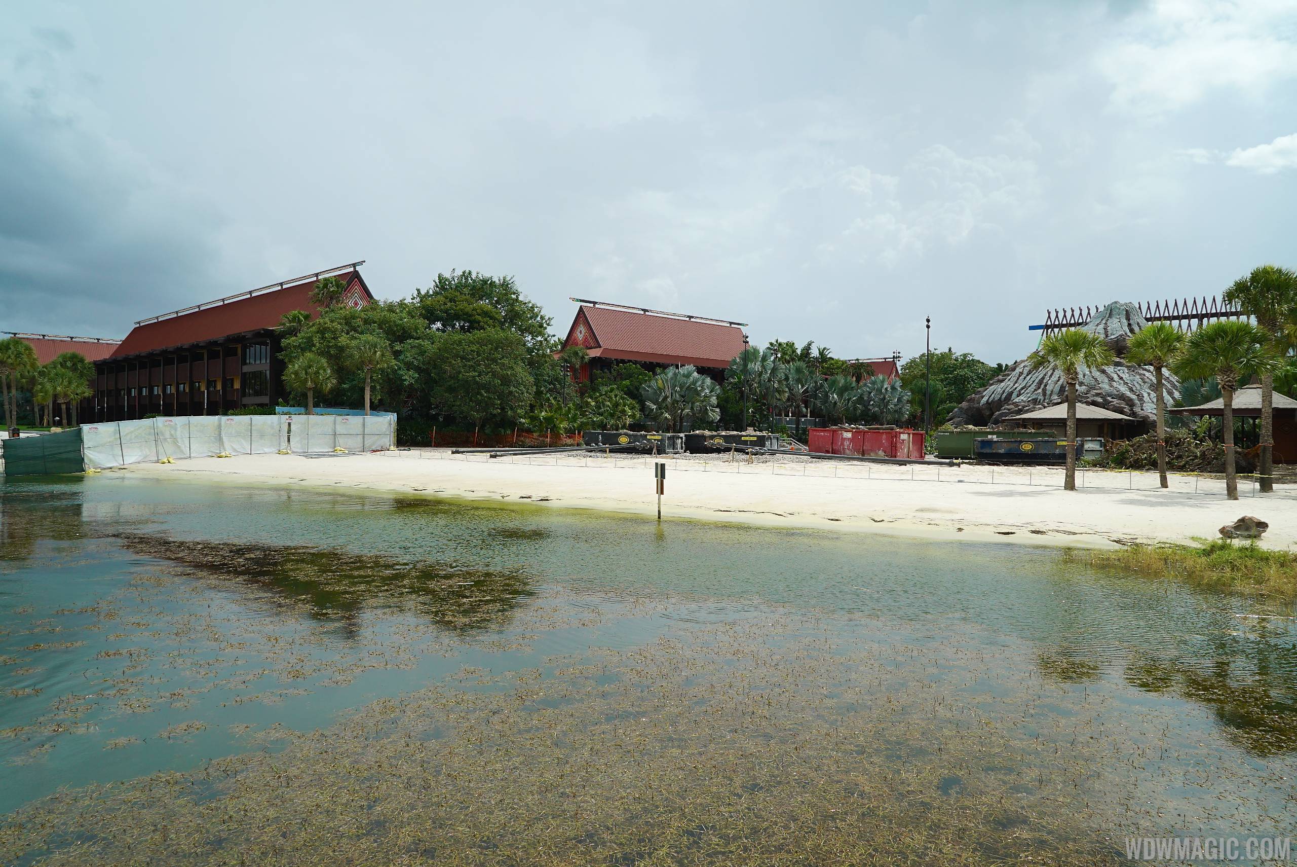 PHOTOS - A look at the construction around the main pool at Disney's Polynesian Resort