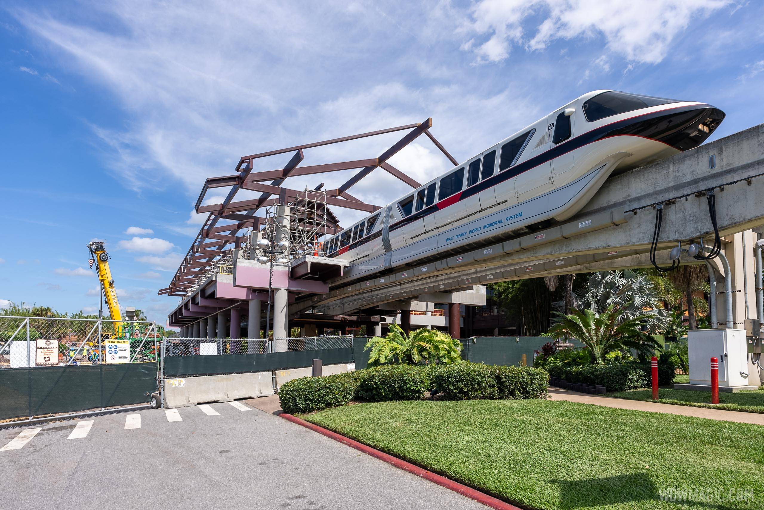 Monorail Black passes through the still under-construction monorail station
