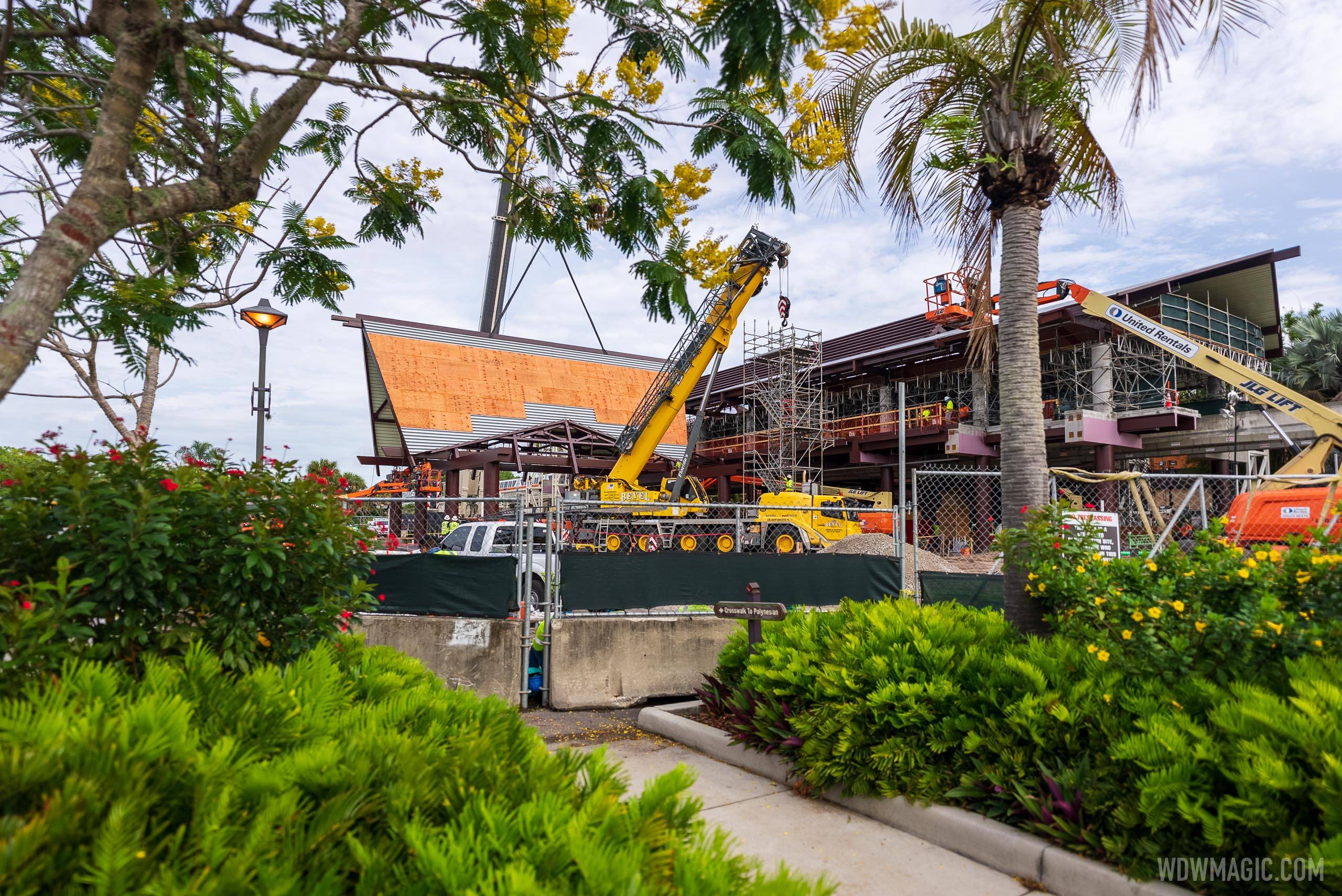 Porte-cochere installation at Disney's Polynesian Village Resort - June 14 2021
