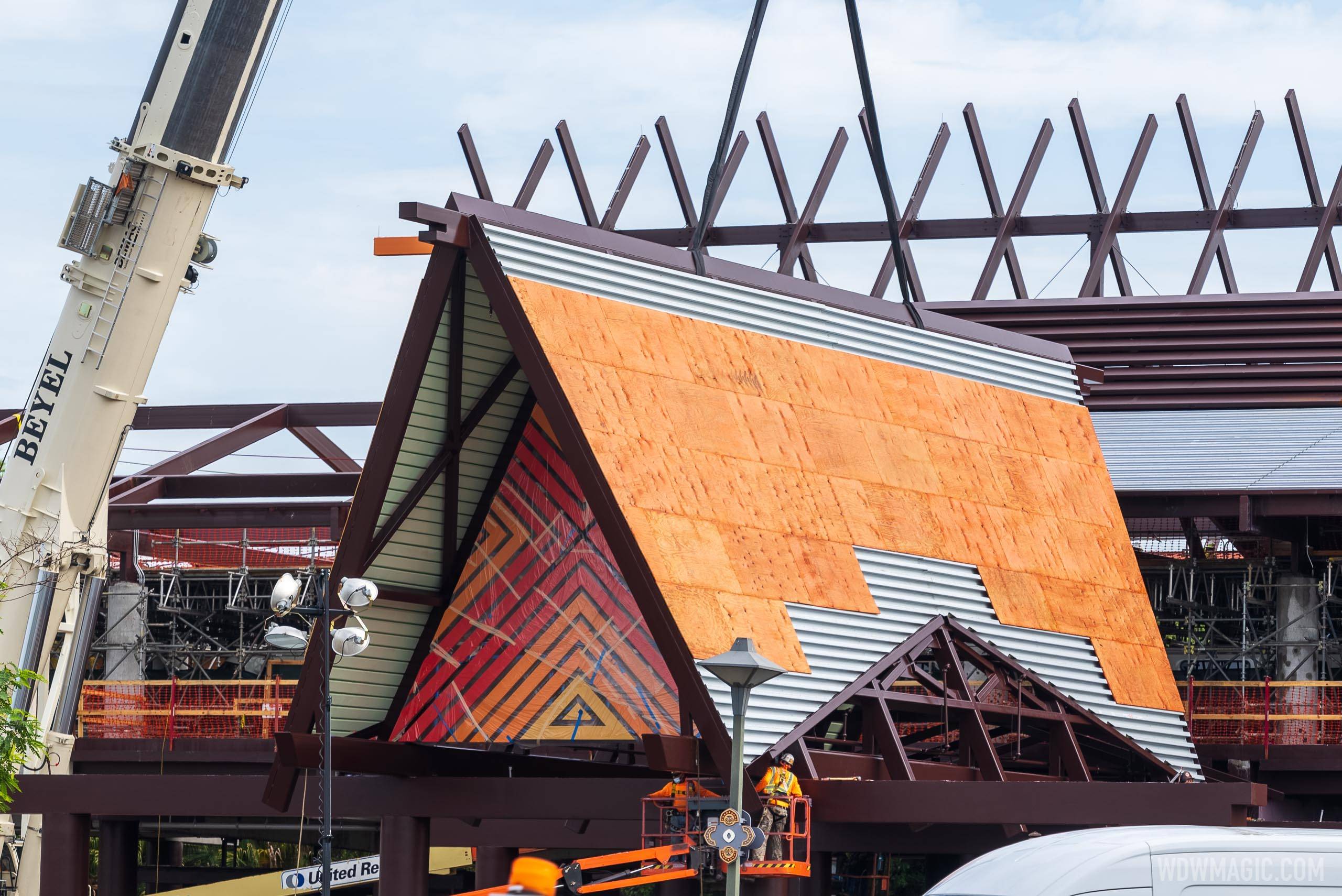 Porte-cochere installation at Disney's Polynesian Village Resort - June 14 2021