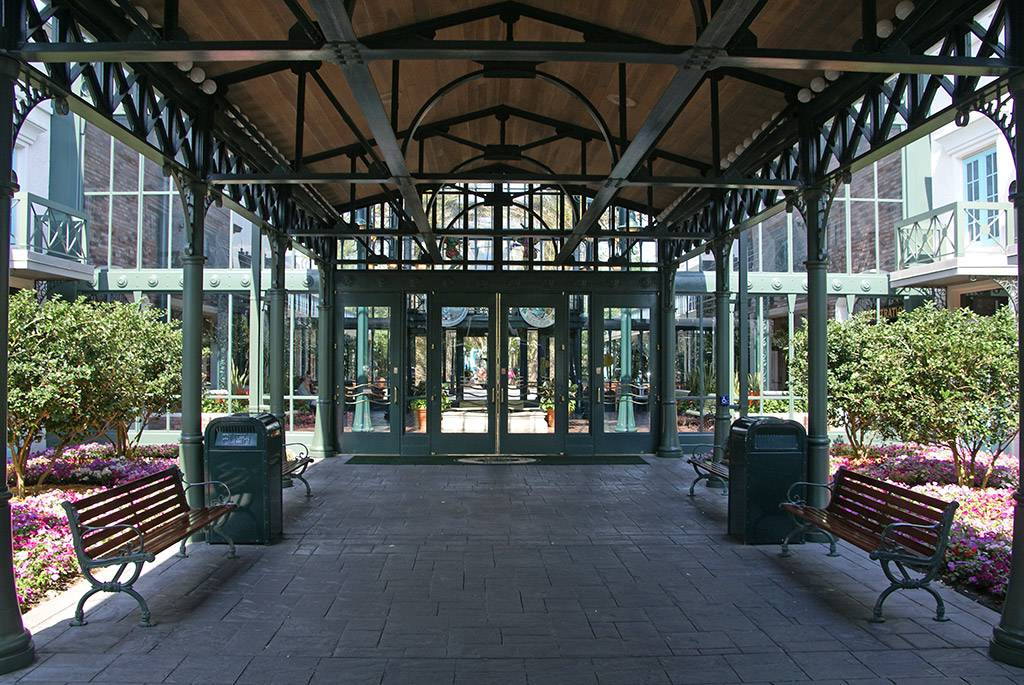 Disney's Port Orleans French Quarter lobby area