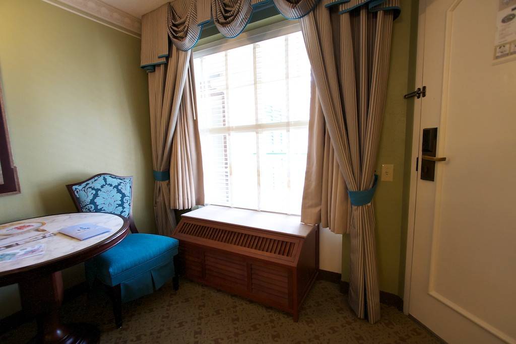 Disney's Port Orleans Riverside - 2012 refurbished guest room in Magnolia Terrace