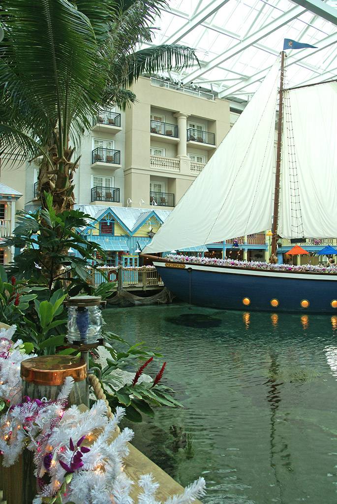 The 60' sailboat at the entrance of the restaurant serves appetizers onboard