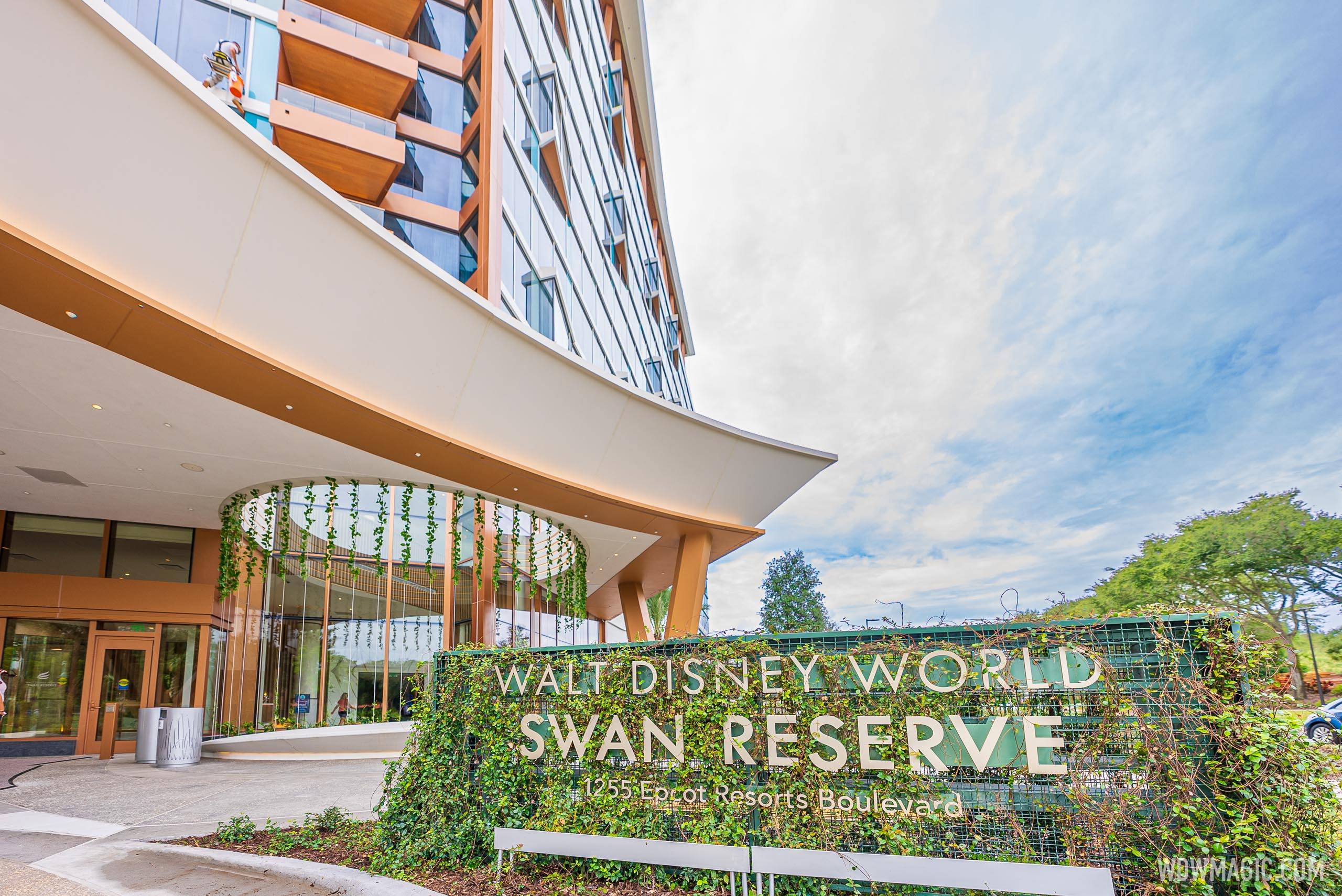 Tour of the Walt Disney World Swan Reserve